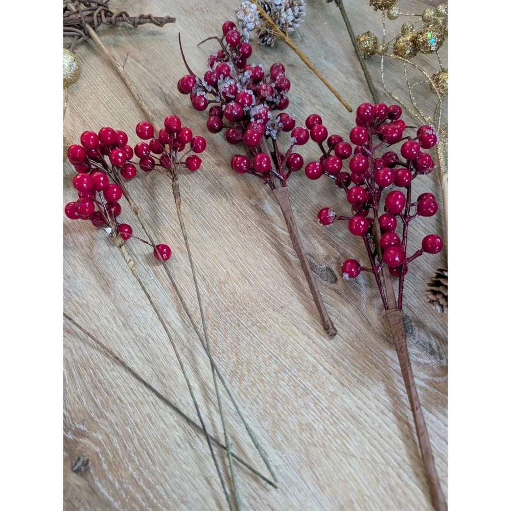 12Pcs Artificial Holly Berries Pinecones Gold Trim Rattan Star